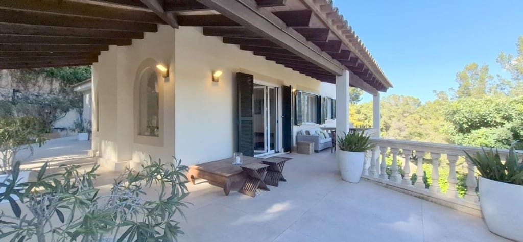 3 makuuhuone Huvila myytävänä paikassa Genova mukana uima-altaan 
autotalli - 2 300 000 € (Ref: 9594659)