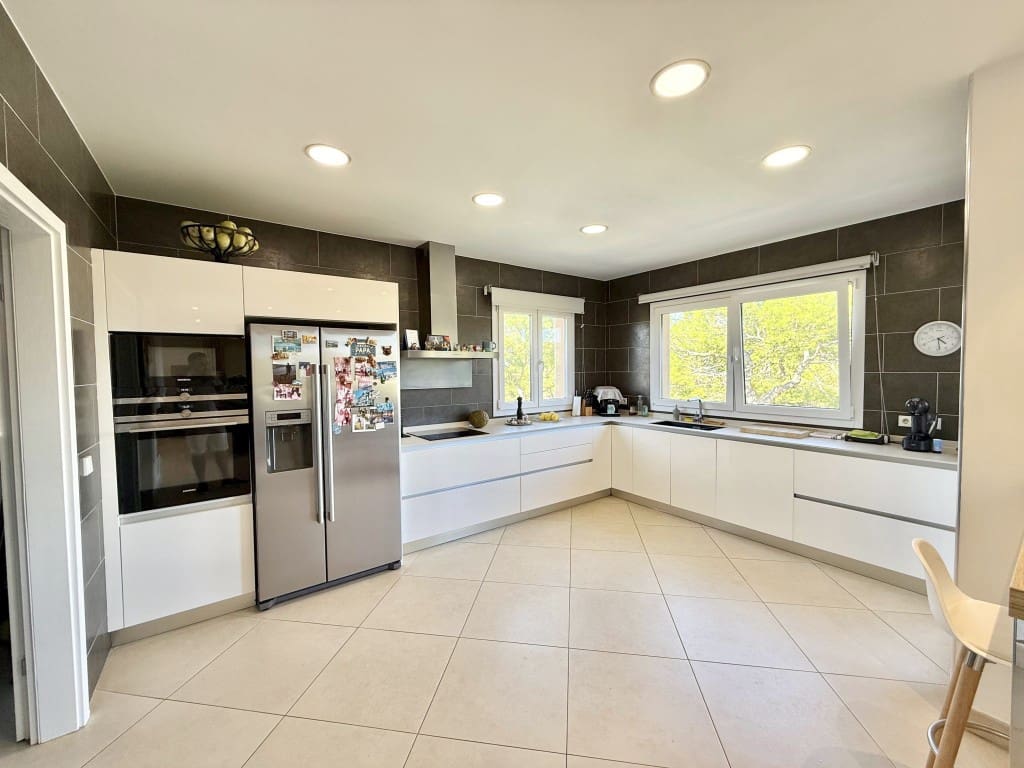 5 makuuhuone Huvila myytävänä paikassa El Toro / Port Adriano mukana uima-altaan 
autotalli - 2 100 000 € (Ref: 9598682)