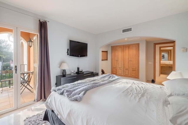 Ático de 3 habitaciones en Santa Ponsa, Calvià en venta con piscina garaje - 1.640.000 € (Ref: 9676779)