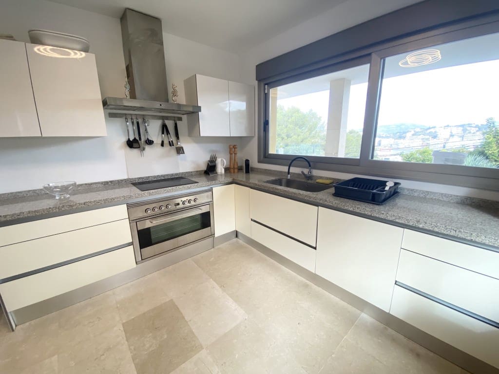 Chalet de 4 habitaciones en Santa Ponsa en venta con piscina - 3.000.000 € (Ref: 9679483)