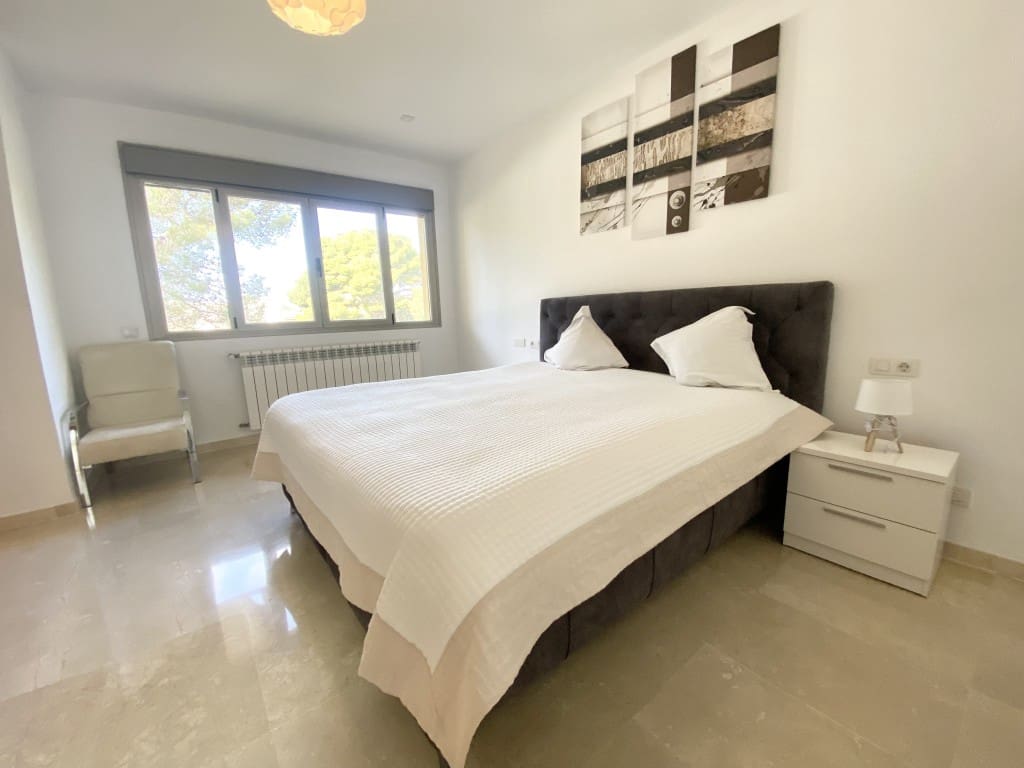 Chalet de 4 habitaciones en Santa Ponsa en venta con piscina - 3.000.000 € (Ref: 9679483)