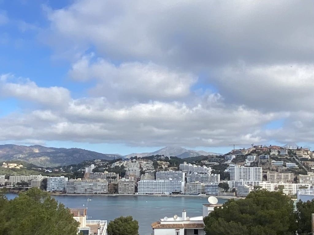 Chalet de 4 habitaciones en Santa Ponsa en venta con piscina - 3.000.000 € (Ref: 9679483)