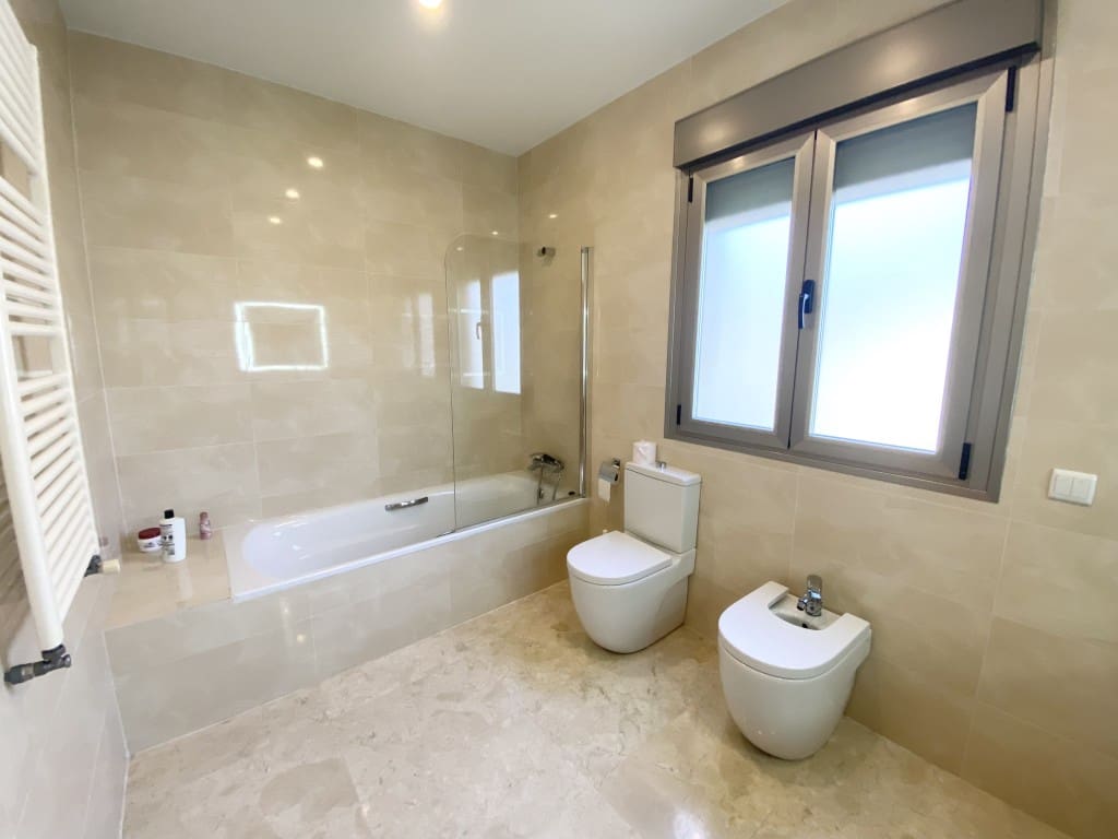 Chalet de 4 habitaciones en Santa Ponsa en venta con piscina - 3.000.000 € (Ref: 9679483)