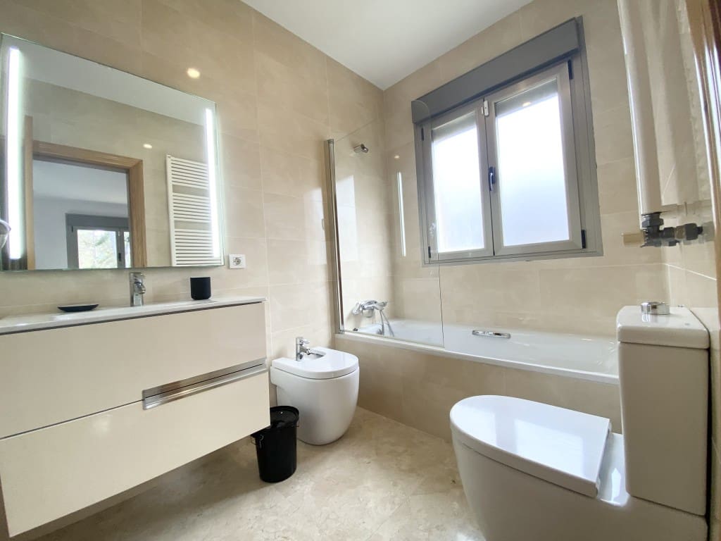 Chalet de 4 habitaciones en Santa Ponsa en venta con piscina - 3.000.000 € (Ref: 9679483)