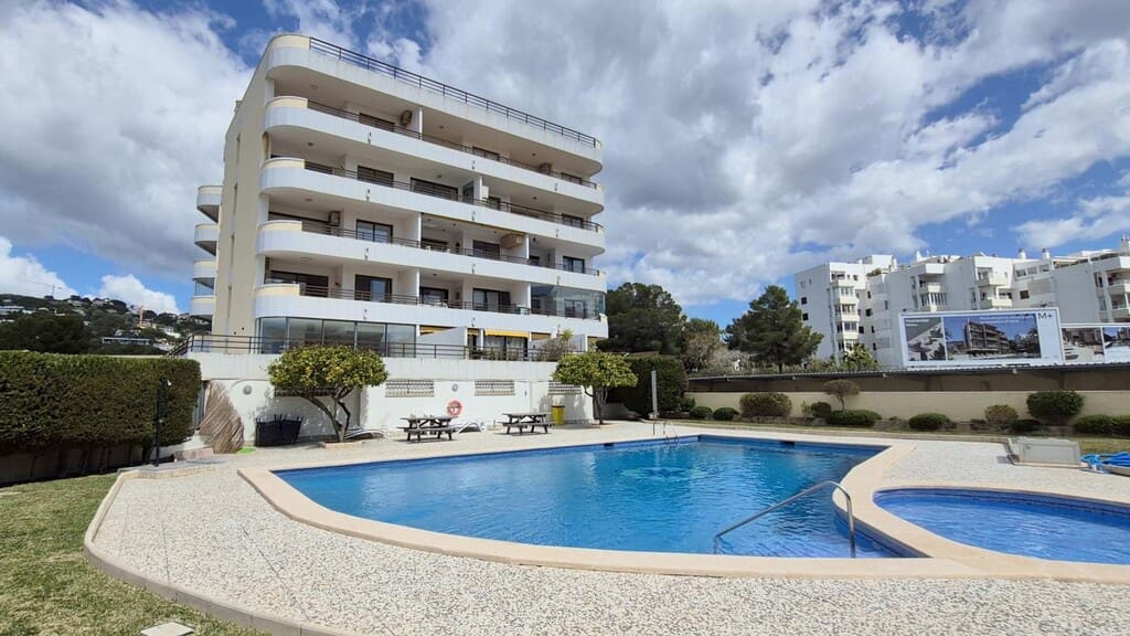 Apartamento de 2 habitaciones en Puerto Portals en venta con piscina garaje - 765.000 € (Ref: 9770361)