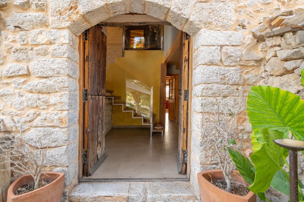 4 soveværelse Finca/Landehus til salg i Calvia med swimmingpool - € 1.500.000 (Ref: 9804082)