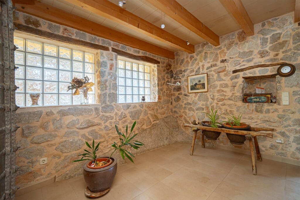 4 soveværelse Finca/Landehus til salg i Calvia med swimmingpool - € 1.500.000 (Ref: 9804082)