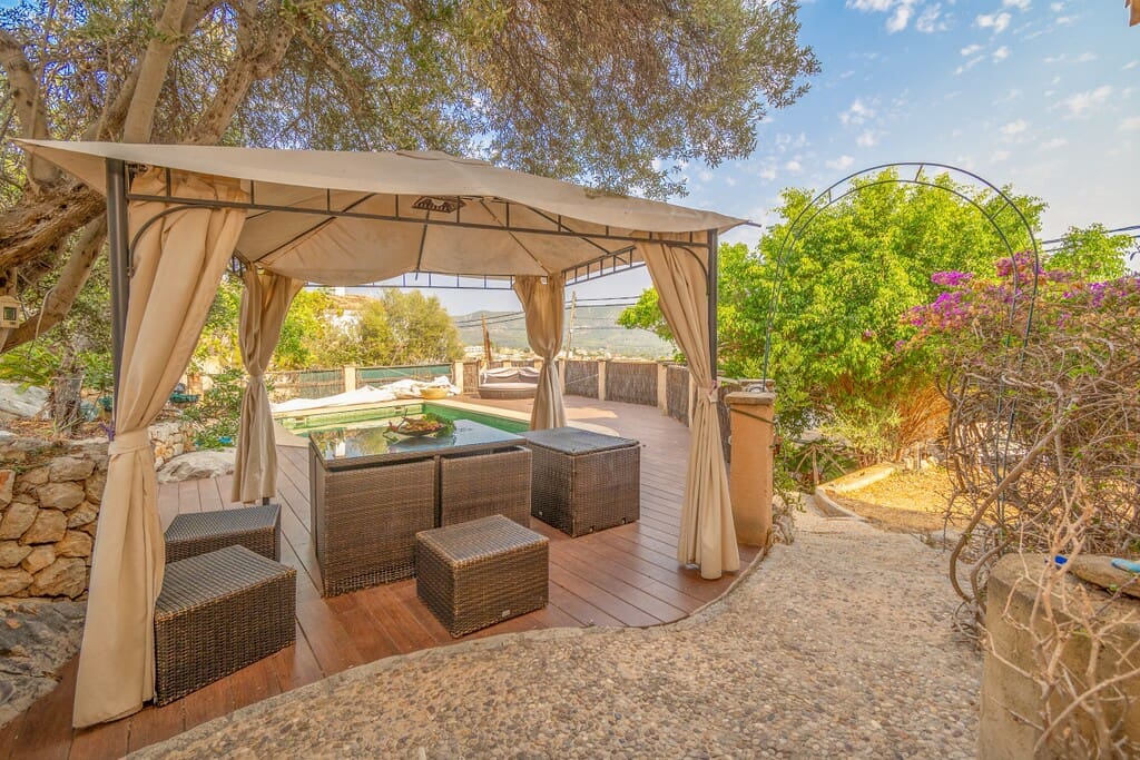 4 soveværelse Finca/Landehus til salg i Calvia med swimmingpool - € 1.500.000 (Ref: 9804082)