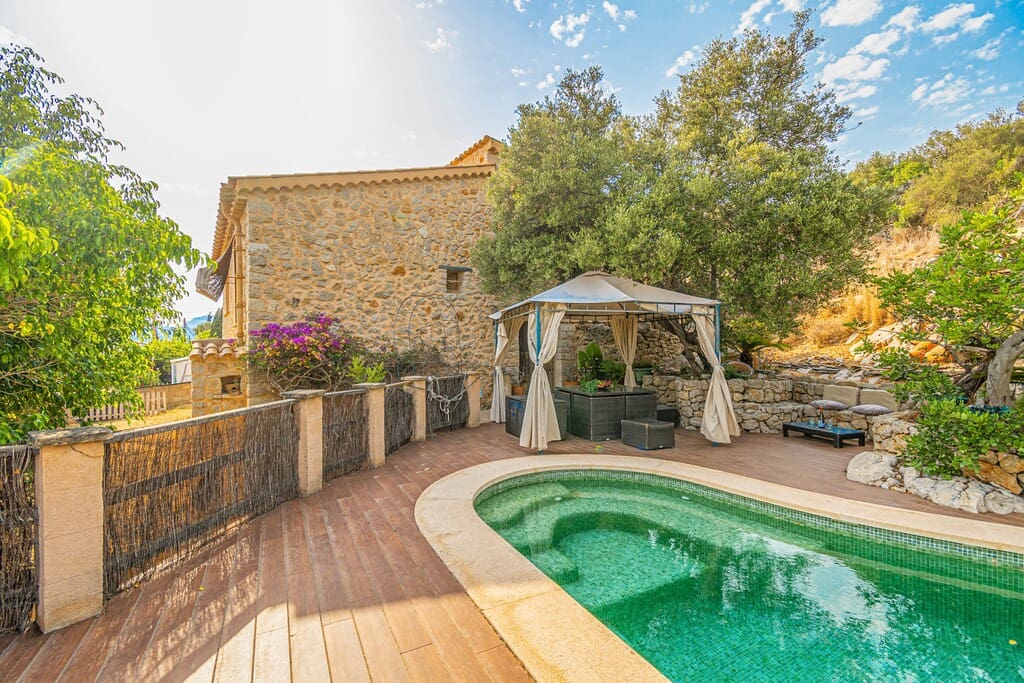 4 soveværelse Finca/Landehus til salg i Calvia med swimmingpool - € 1.500.000 (Ref: 9804082)