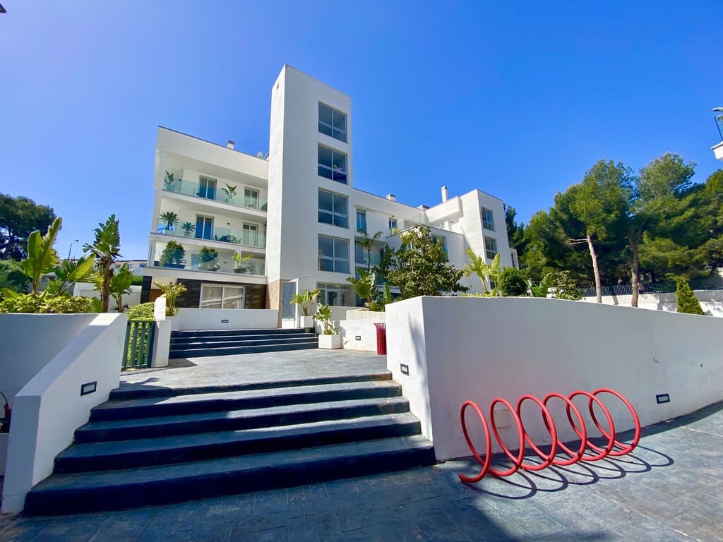 3 bedroom Apartment for rent in Palmanova with pool garage - € 2,500 (Ref: 9806241)