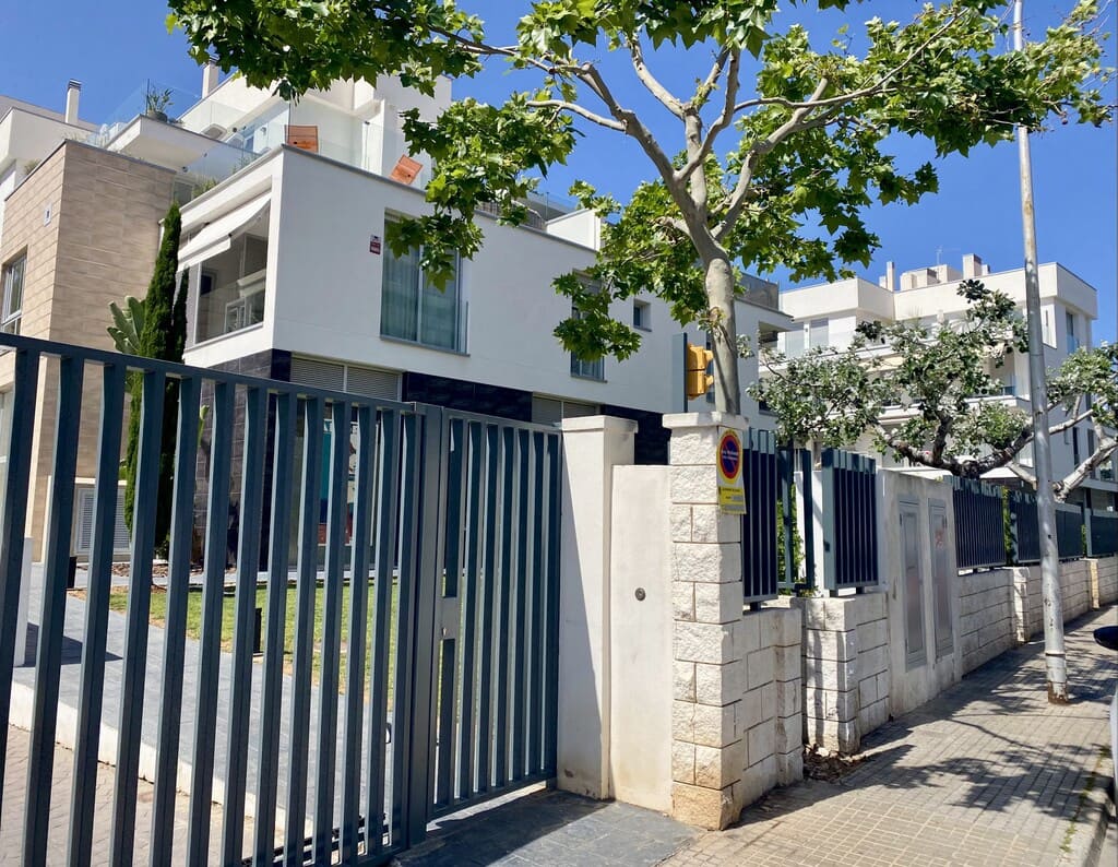 3 bedroom Apartment for rent in Palmanova with pool garage - € 2,500 (Ref: 9806241)