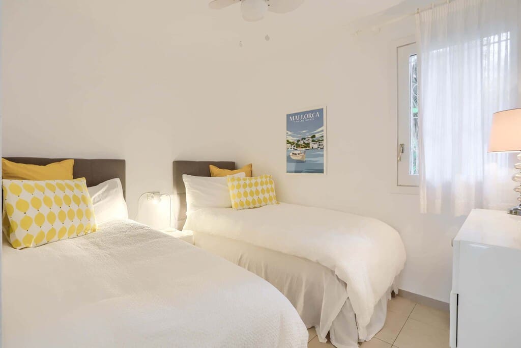 2 bedroom Apartment for sale in Portals Nous with pool garage - € 1,495,000 (Ref: 9811341)