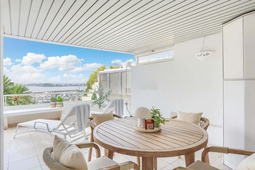 2 bedroom Apartment for sale in Portals Nous with pool garage - € 1,495,000 (Ref: 9811341)