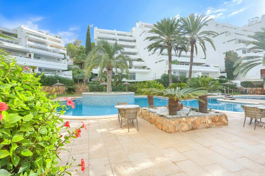2 bedroom Apartment for sale in Portals Nous with pool garage - € 1,495,000 (Ref: 9811341)