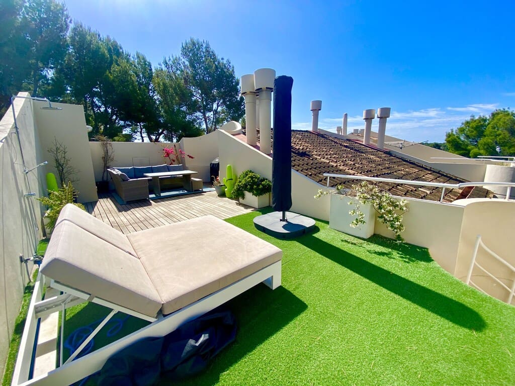 2 soveværelse Penthouse til salg i Bendinat med swimmingpool - € 850.000 (Ref: 9836036)