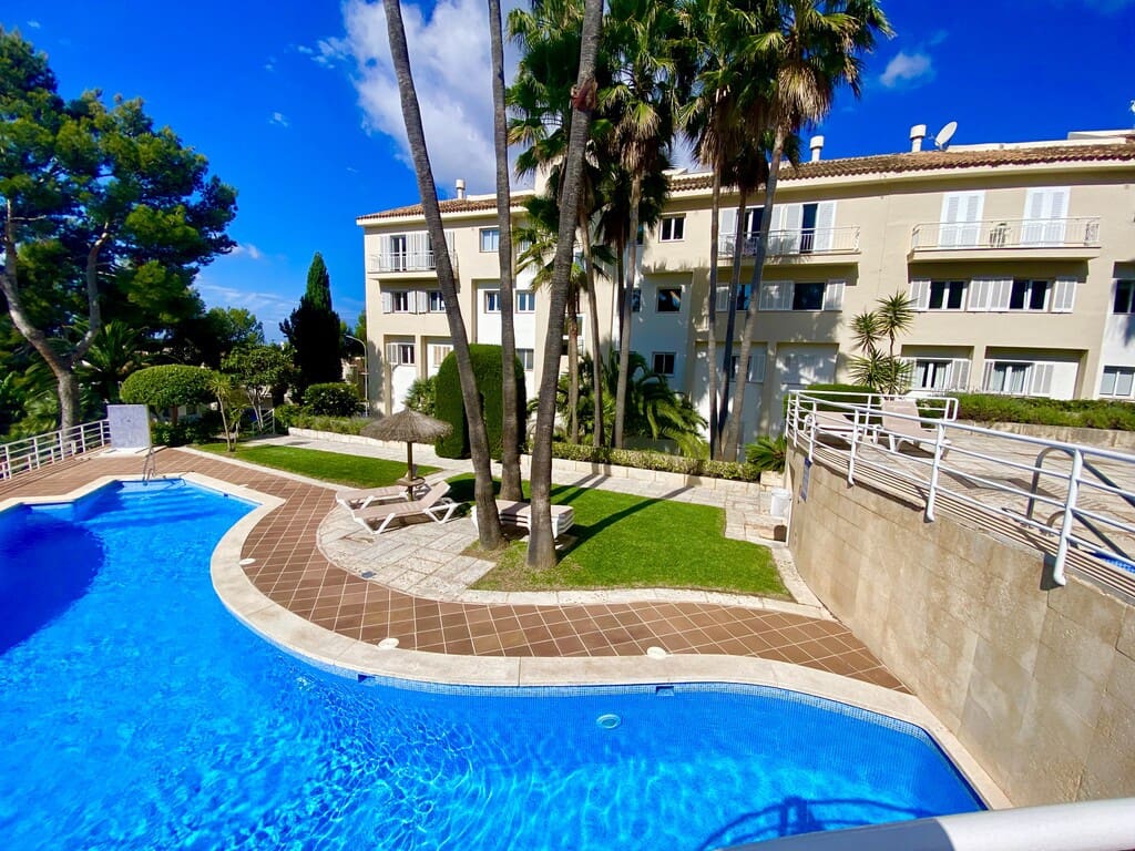 2 soveværelse Penthouse til salg i Bendinat med swimmingpool - € 850.000 (Ref: 9836036)