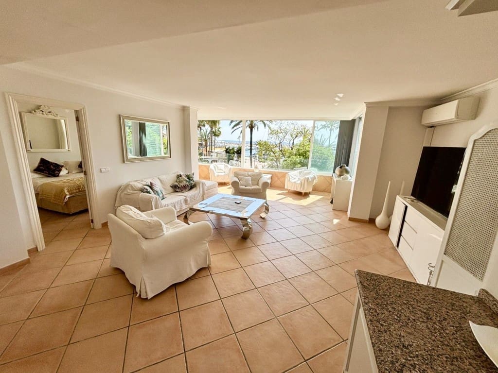 3 soveværelse Lejlighed til salg i Puerto Portals med swimmingpool - € 970.000 (Ref: 9836038)