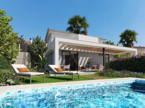 Chalet de 3 habitaciones en Cala Romantica en venta con piscina - 745.000 € (Ref: 9855124)