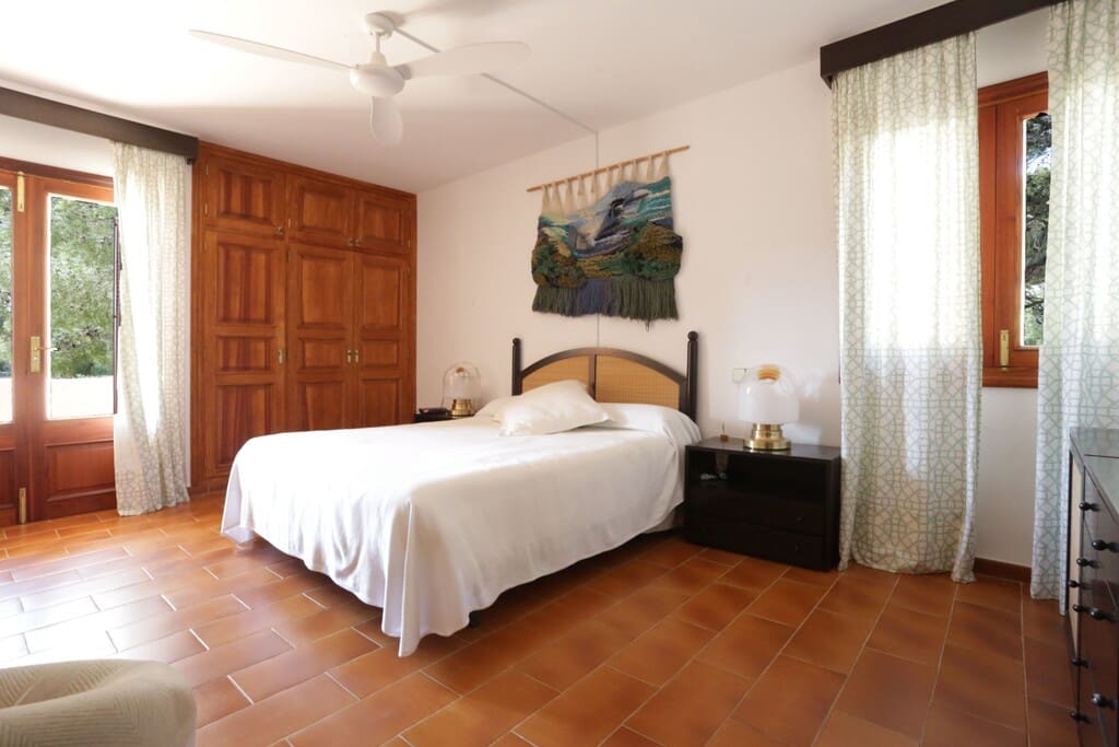4 sovrum Villa till salu i Santa Ponsa med pool garage - 1 950 000 € (Ref: 9910356)