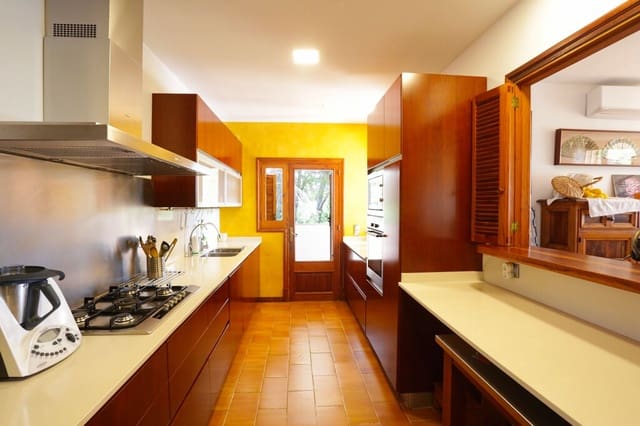 4 sovrum Villa till salu i Santa Ponsa, Calvià med pool garage - 1 950 000 € (Ref: 9910356)