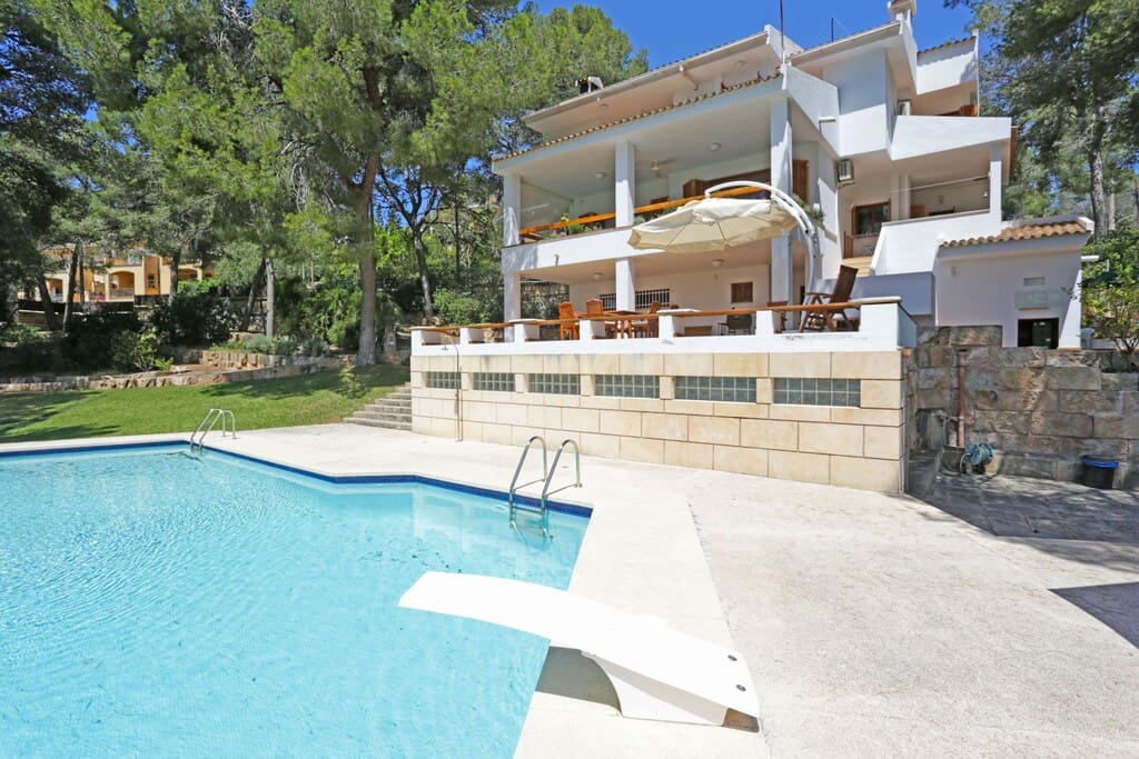4 sovrum Villa till salu i Santa Ponsa med pool garage - 1 950 000 € (Ref: 9910356)