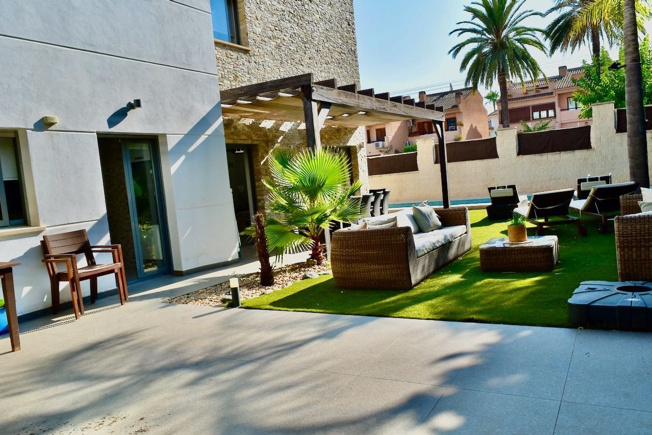 4 soveværelse Villa til salg i Albir med swimmingpool garage - € 1.150.000 (Ref: 10030016)