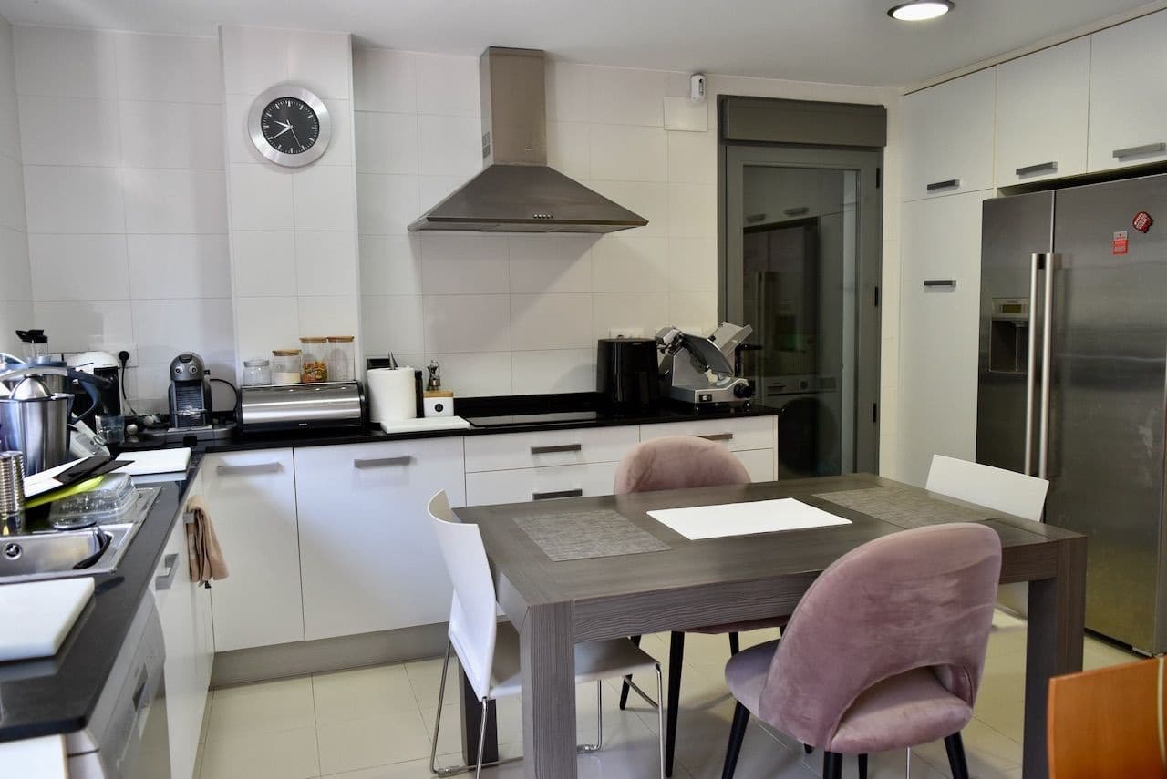 4 soveværelse Villa til salg i Albir med swimmingpool garage - € 1.150.000 (Ref: 10030016)