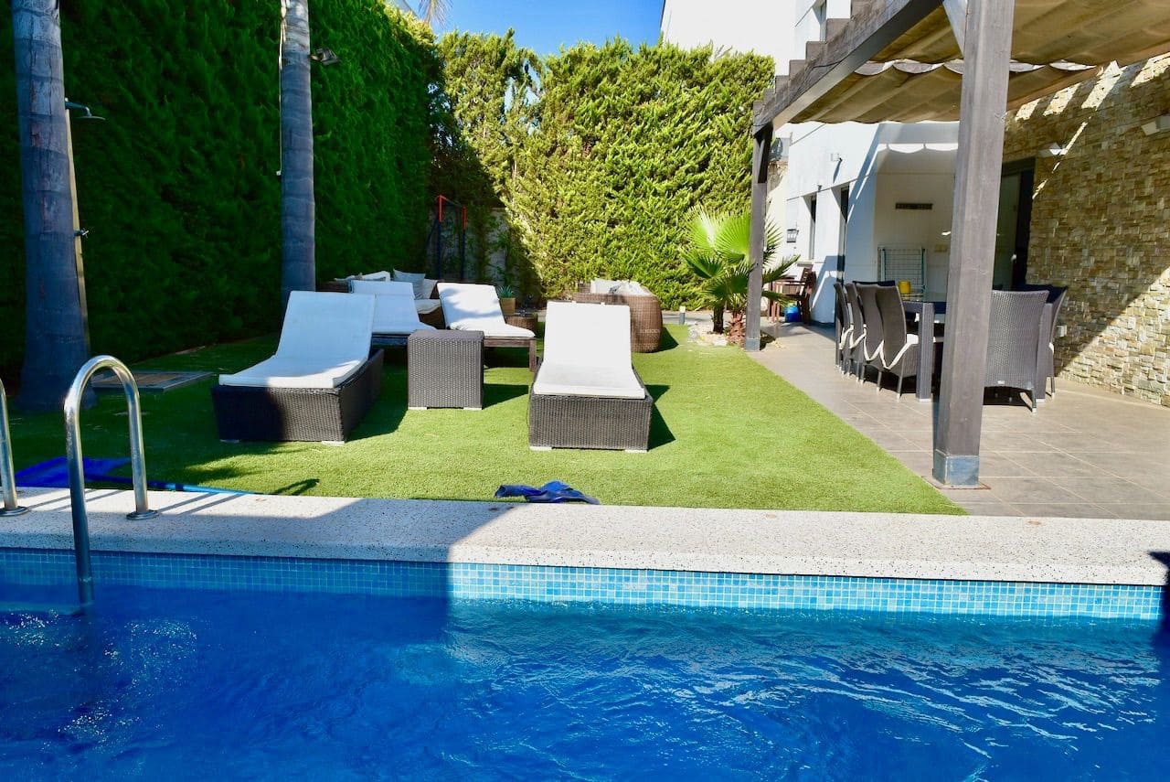 4 soveværelse Villa til salg i Albir med swimmingpool garage - € 1.150.000 (Ref: 10030016)