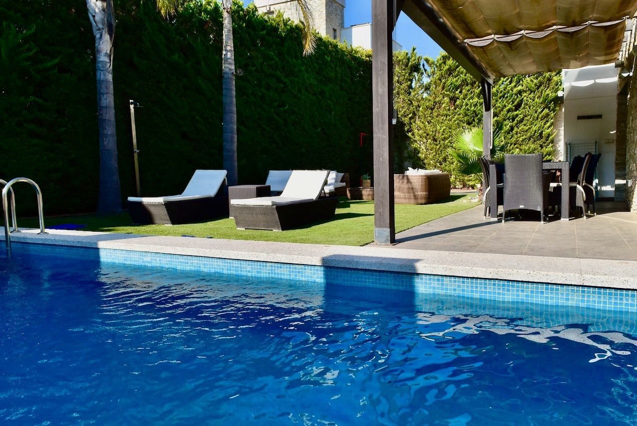 4 soveværelse Villa til salg i Albir med swimmingpool garage - € 1.150.000 (Ref: 10030016)