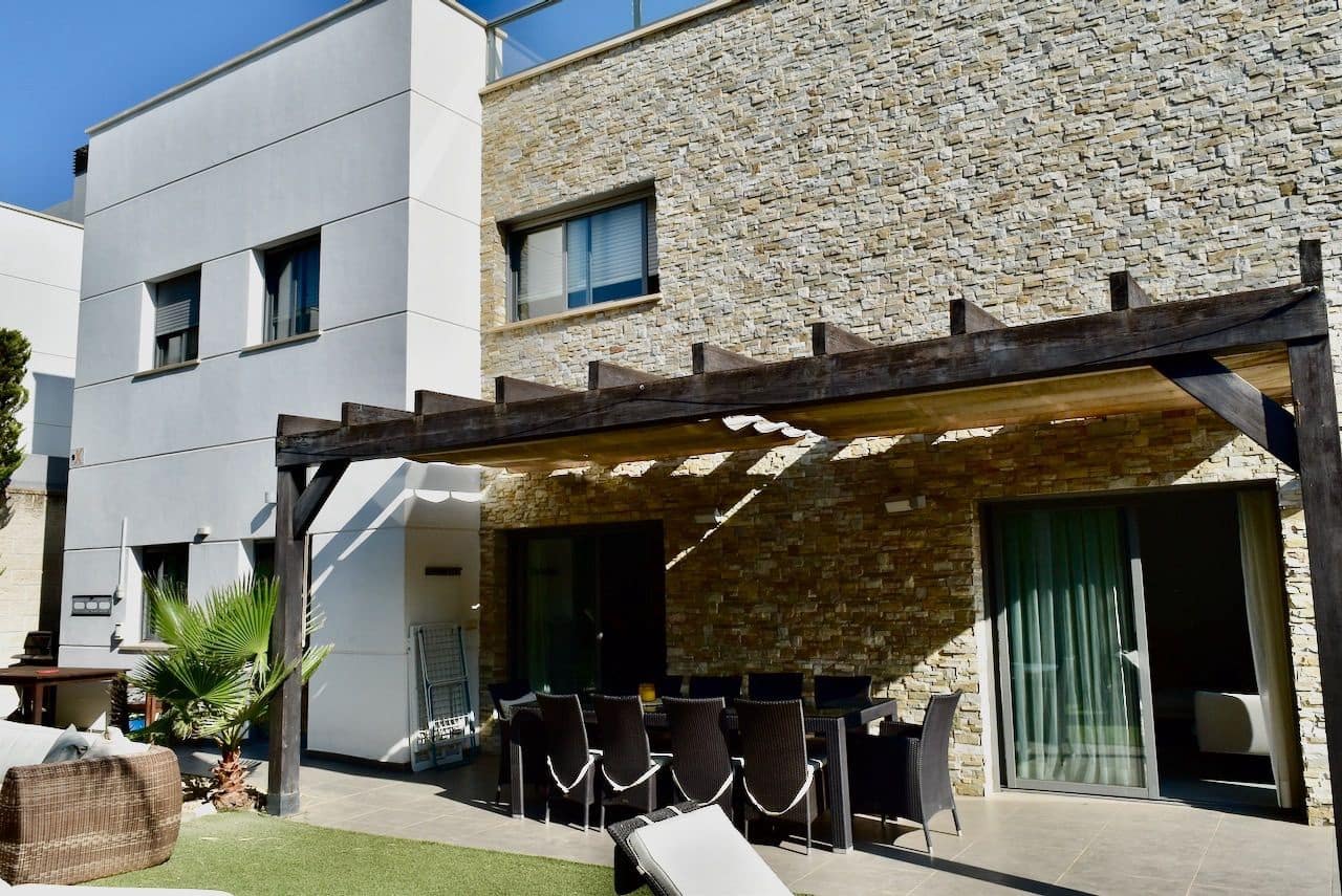 4 soveværelse Villa til salg i Albir med swimmingpool garage - € 1.150.000 (Ref: 10030016)