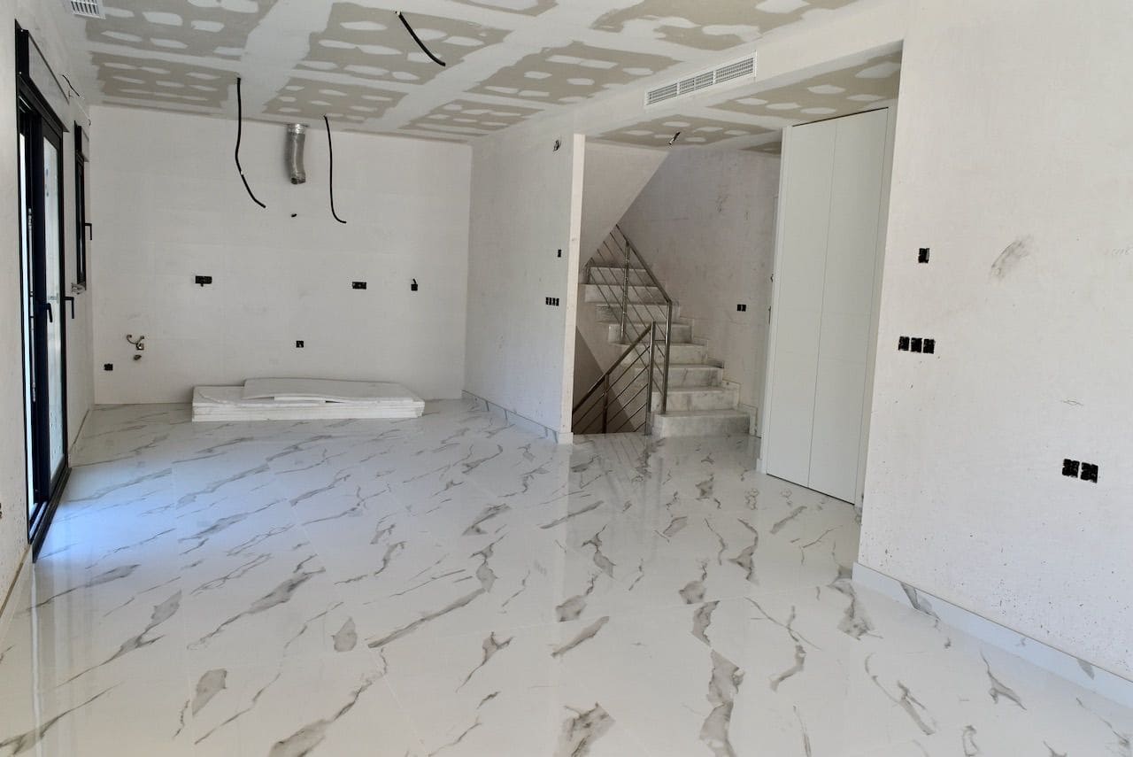 Chalet de 3 habitaciones en La Nucia en venta con piscina garaje - 600.000 € (Ref: 6442309)
