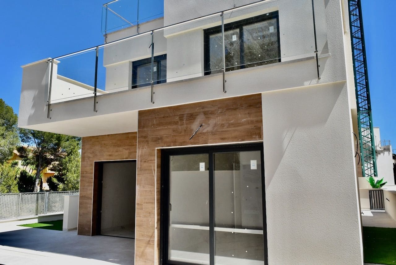 Chalet de 3 habitaciones en La Nucia en venta con piscina garaje - 600.000 € (Ref: 6442309)