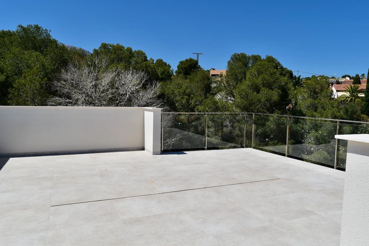 Chalet de 3 habitaciones en La Nucia en venta con piscina garaje - 600.000 € (Ref: 6442309)