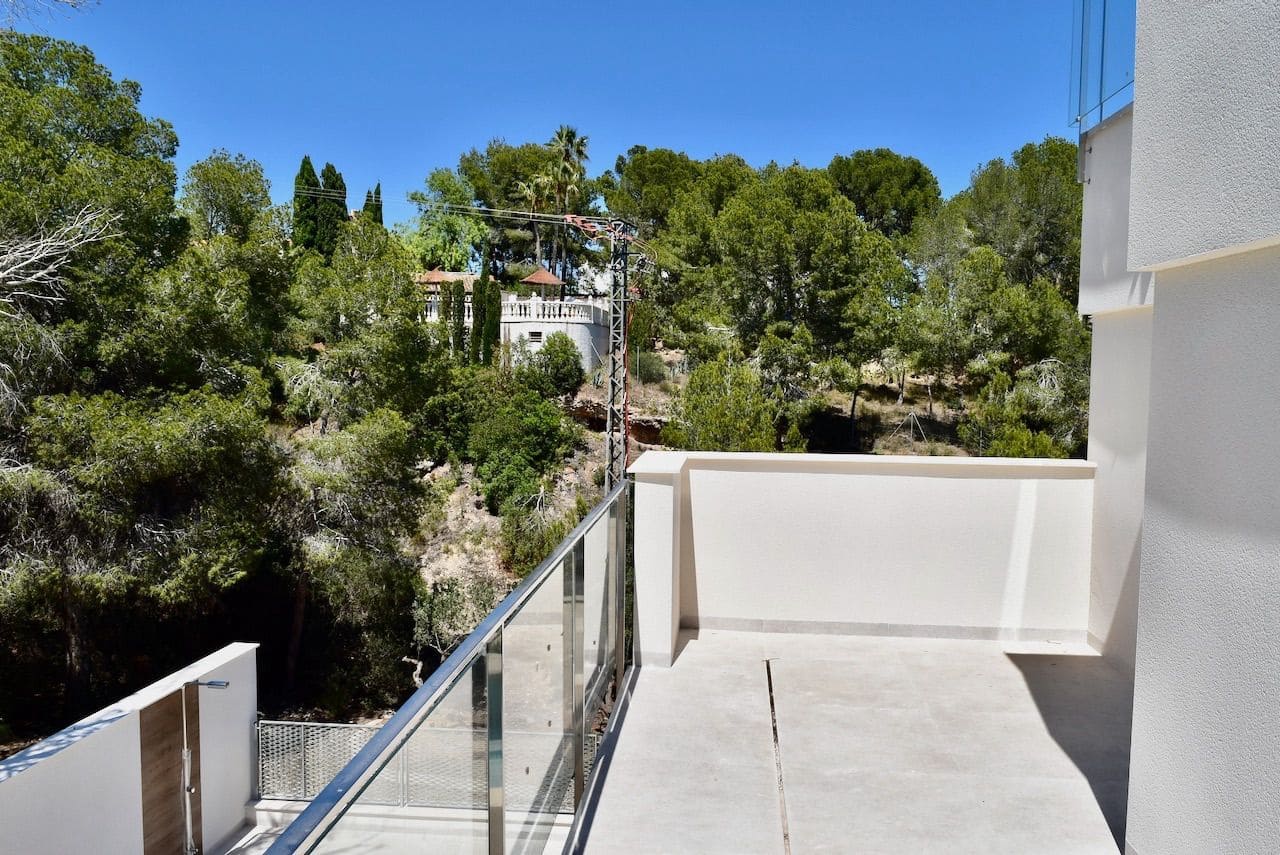 Chalet de 3 habitaciones en La Nucia en venta con piscina garaje - 600.000 € (Ref: 6442309)