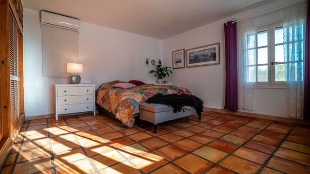 Chalet de 7 habitaciones en Alfaz del Pi / L'Alfàs del Pi en venta con piscina garaje - 1.550.000 € (Ref: 6640204)