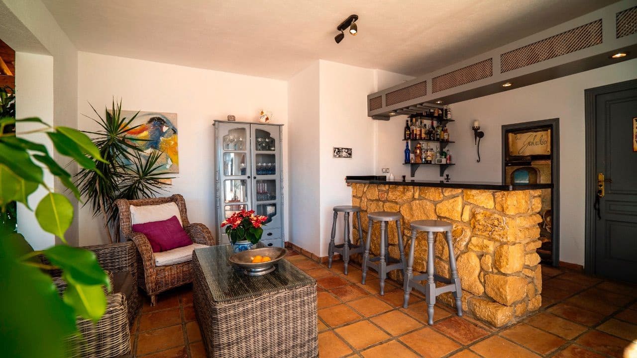 Chalet de 7 habitaciones en Alfaz del Pi / L'Alfàs del Pi en venta con piscina garaje - 1.550.000 € (Ref: 6640204)