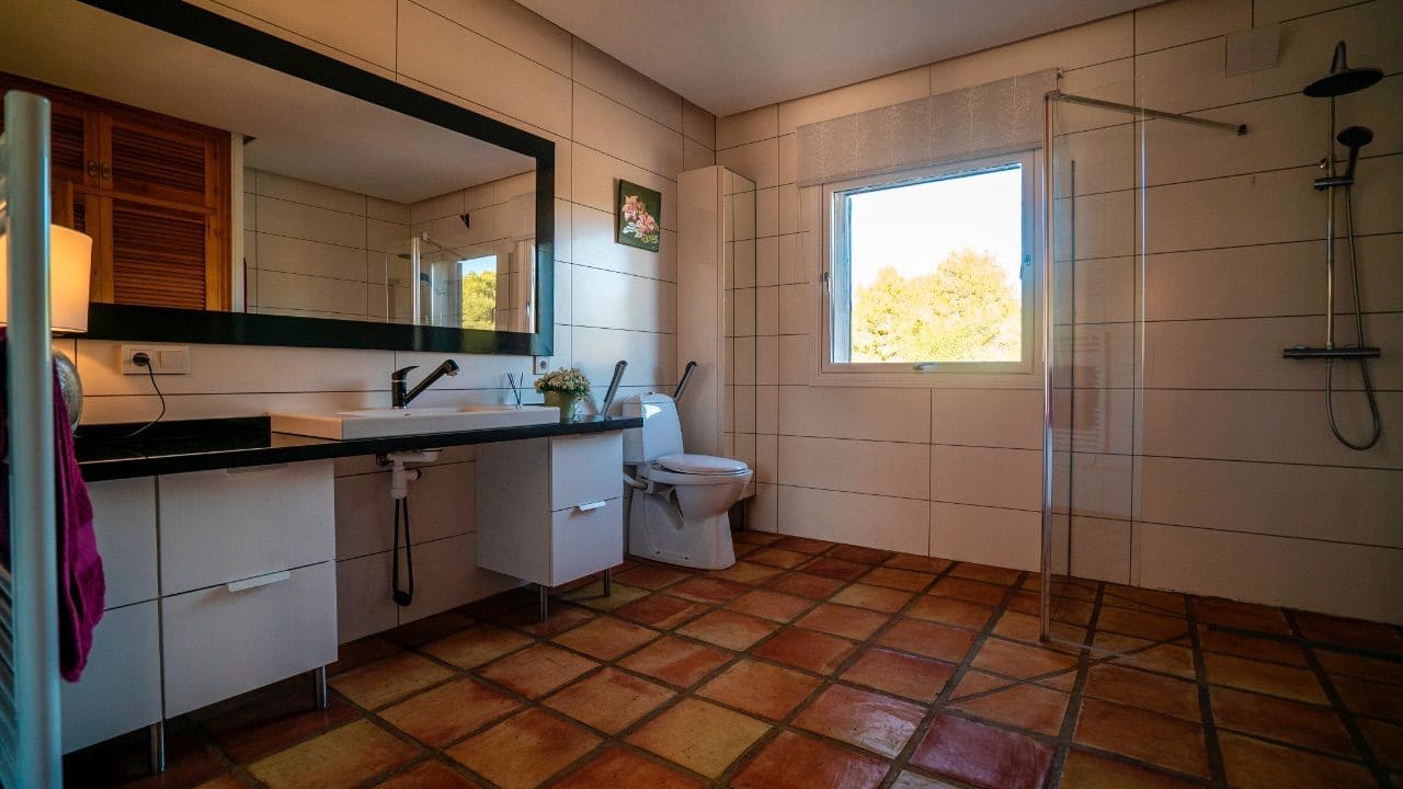 Chalet de 7 habitaciones en Alfaz del Pi / L'Alfàs del Pi en venta con piscina garaje - 1.550.000 € (Ref: 6640204)