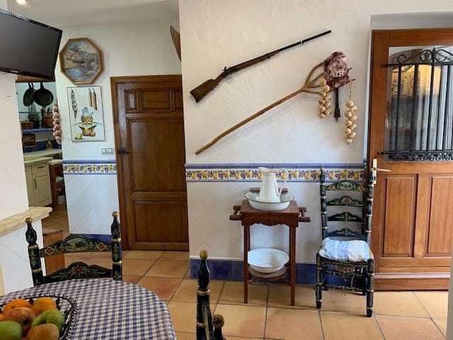 9 bedroom Villa for sale in El Campello with pool garage - € 1,800,000 (Ref: 7346952)