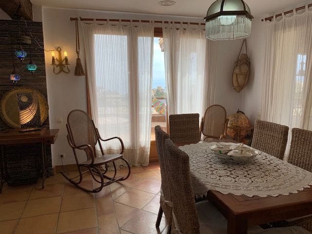 9 bedroom Villa for sale in El Campello with pool garage - € 1,800,000 (Ref: 7346952)