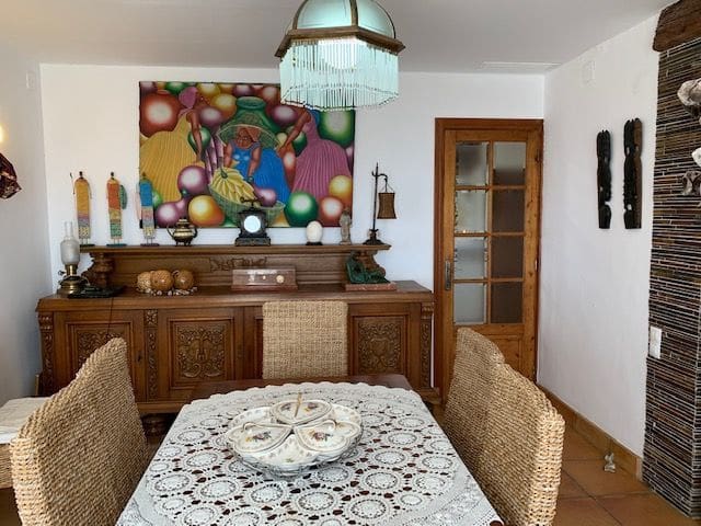 9 bedroom Villa for sale in El Campello with pool garage - € 1,800,000 (Ref: 7346952)