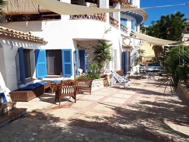 9 bedroom Villa for sale in El Campello with pool garage - € 1,800,000 (Ref: 7346952)