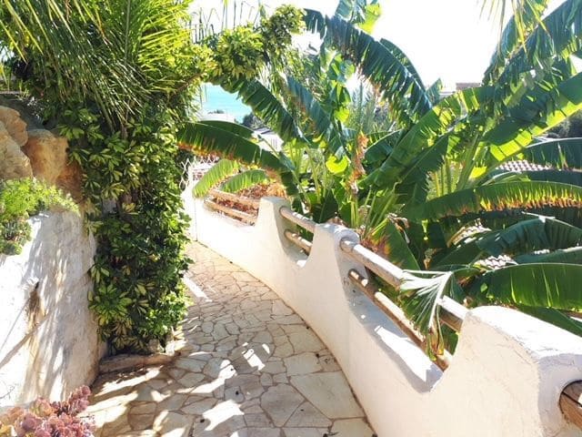 9 bedroom Villa for sale in El Campello with pool garage - € 1,800,000 (Ref: 7346952)