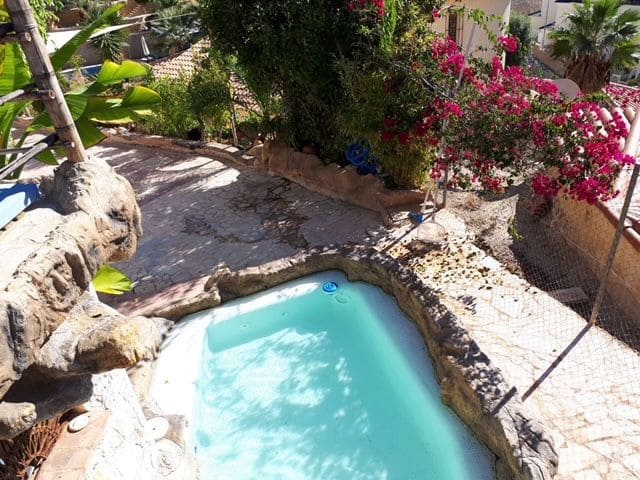 9 bedroom Villa for sale in El Campello with pool garage - € 1,800,000 (Ref: 7346952)