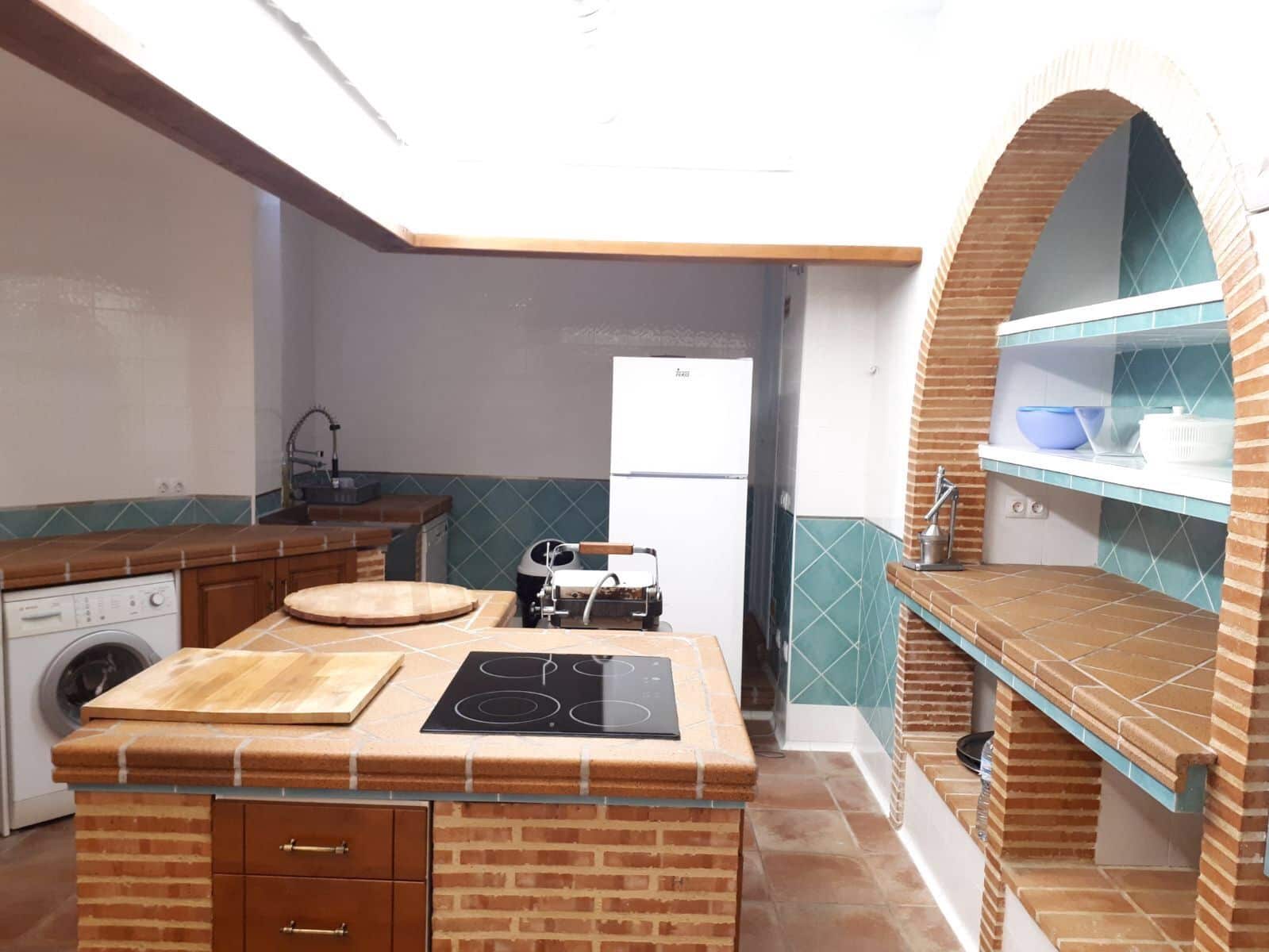 9 bedroom Villa for sale in El Campello with pool garage - € 1,800,000 (Ref: 7346952)