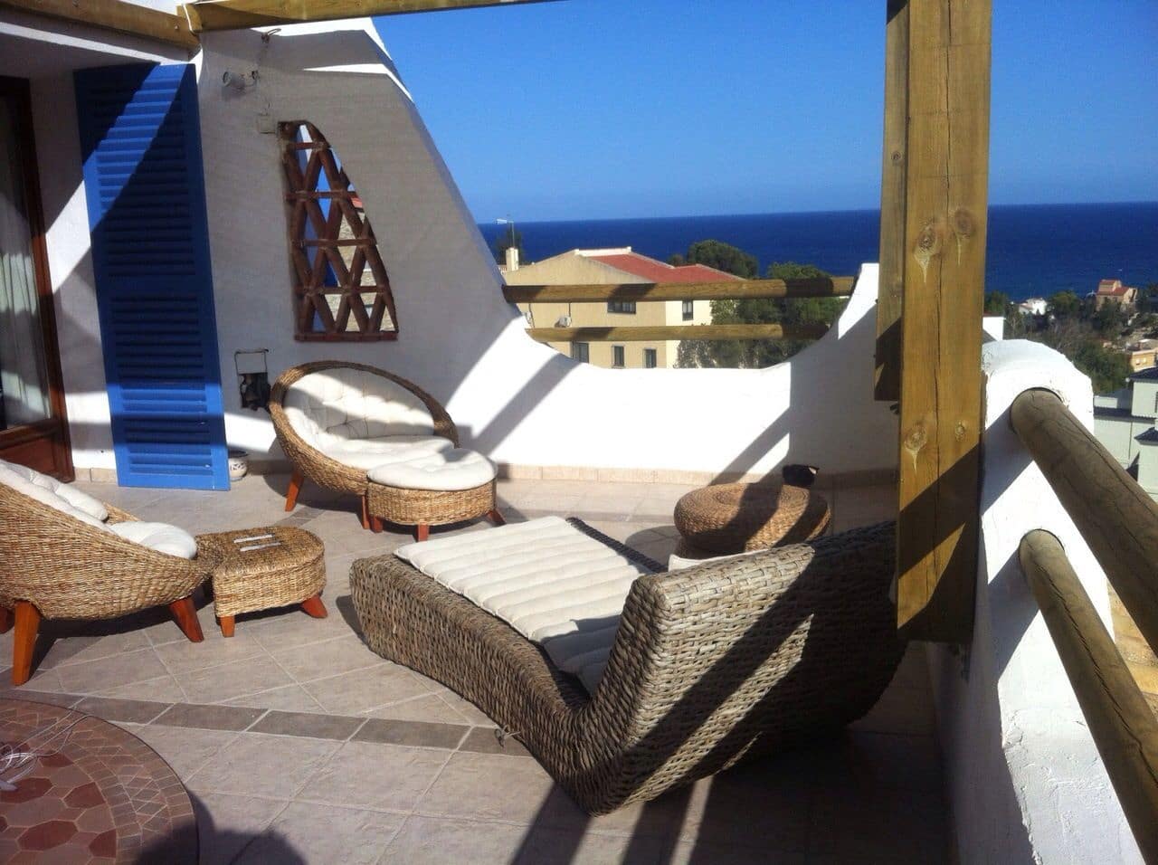 9 bedroom Villa for sale in El Campello with pool garage - € 1,800,000 (Ref: 7346952)