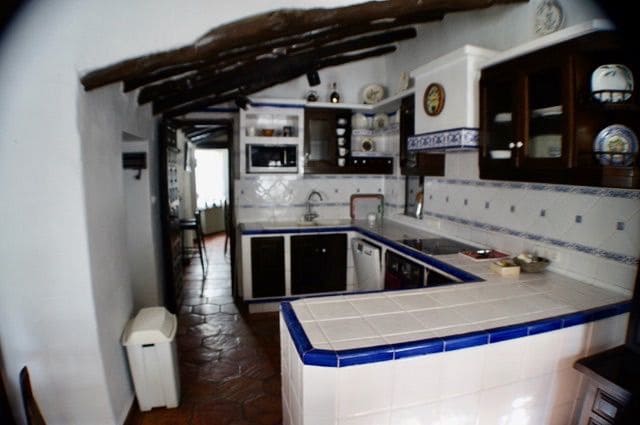 6 bedroom Villa for sale in Alfaz del Pi / L'Alfas del Pi with pool garage - € 1,250,000 (Ref: 7990057)