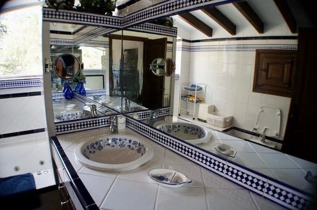 6 bedroom Villa for sale in Alfaz del Pi / L'Alfas del Pi with pool garage - € 1,250,000 (Ref: 7990057)