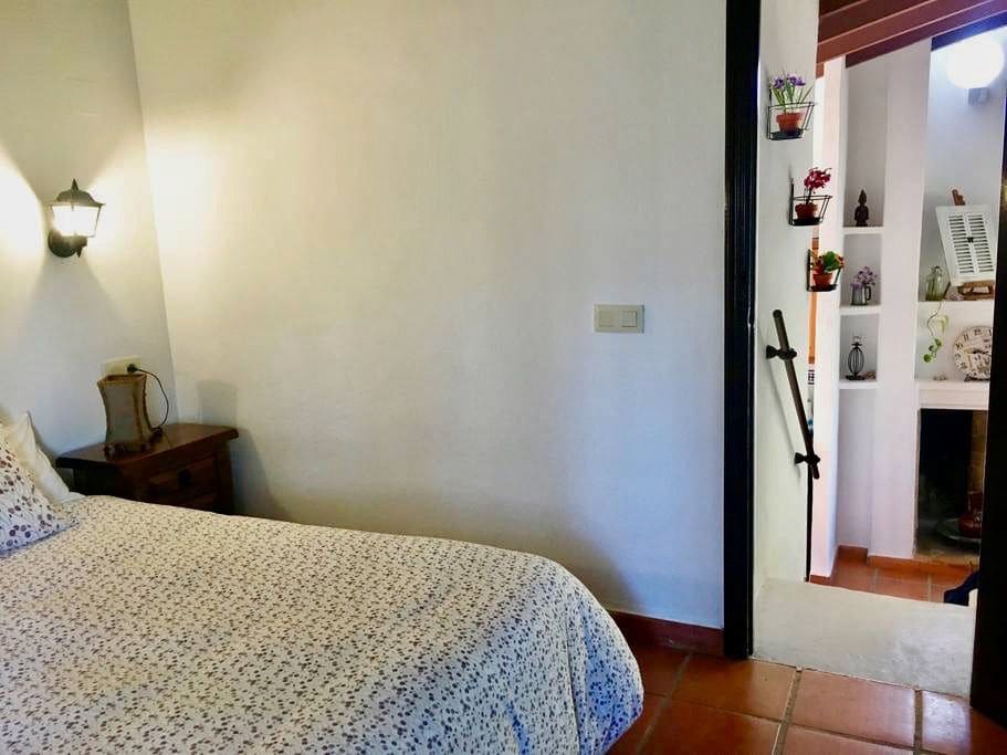 6 bedroom Villa for sale in Alfaz del Pi / L'Alfas del Pi with pool garage - € 1,250,000 (Ref: 7990057)