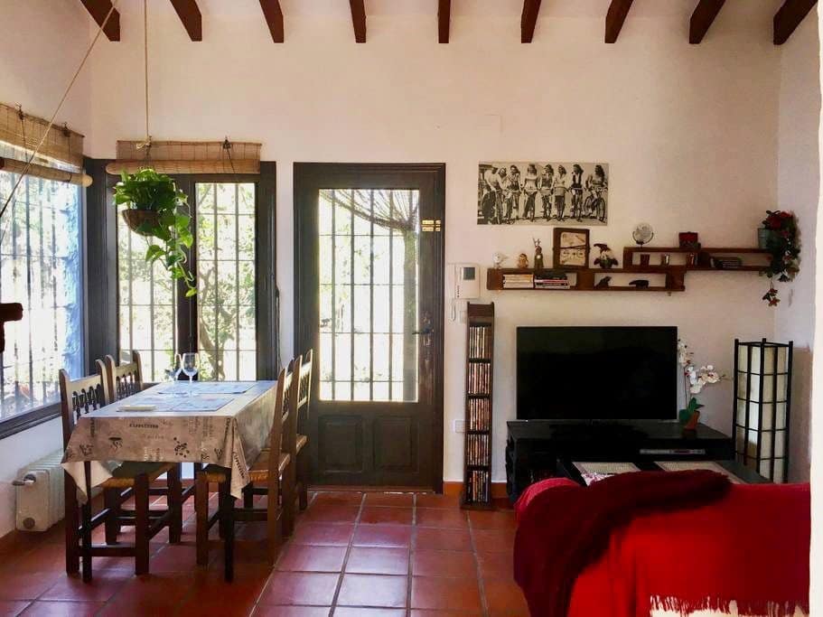 6 bedroom Villa for sale in Alfaz del Pi / L'Alfas del Pi with pool garage - € 1,250,000 (Ref: 7990057)