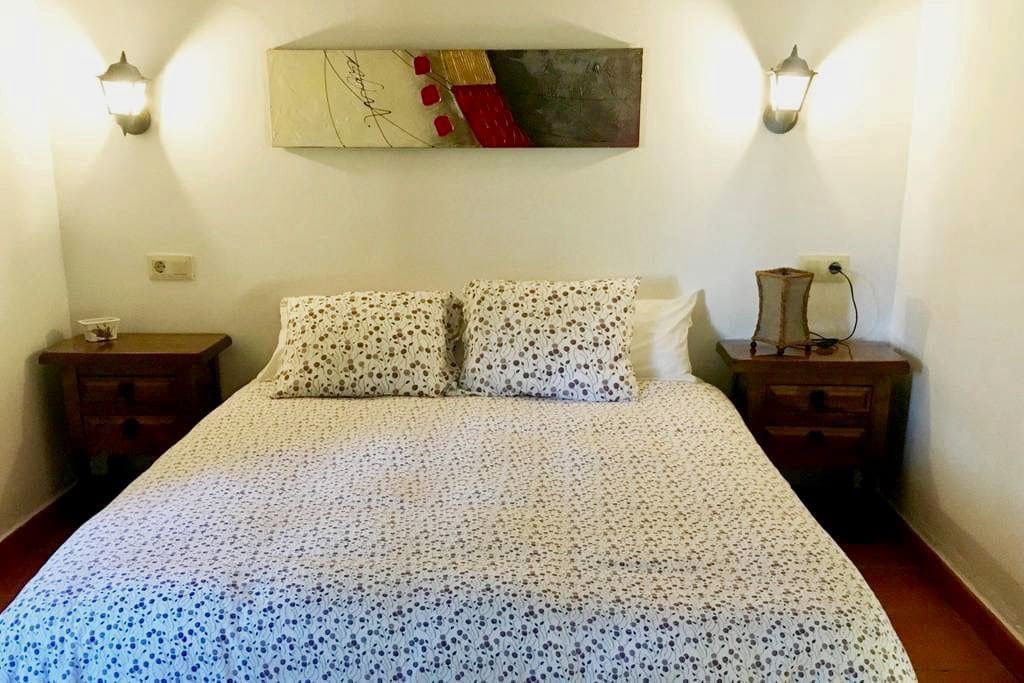 6 bedroom Villa for sale in Alfaz del Pi / L'Alfas del Pi with pool garage - € 1,250,000 (Ref: 7990057)